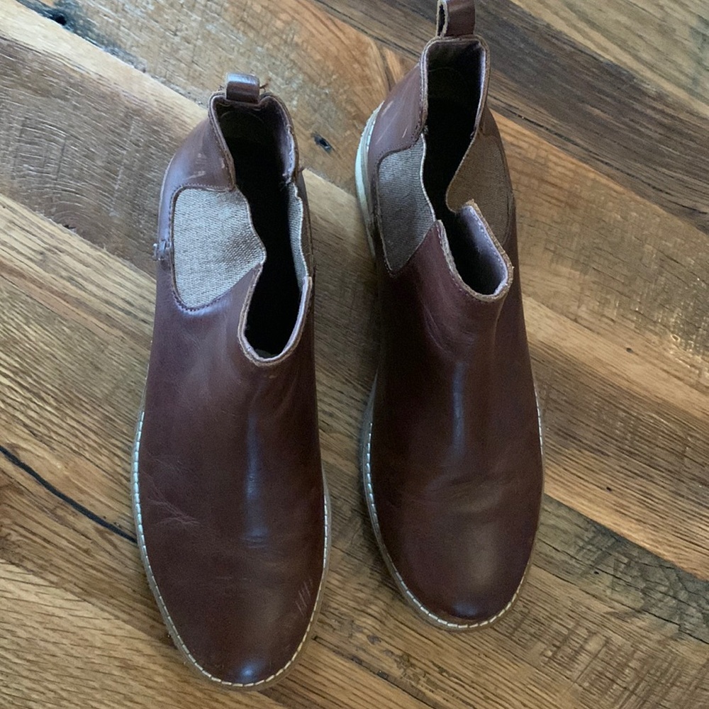 Sperry Chestnut Leather Chelsea Booties